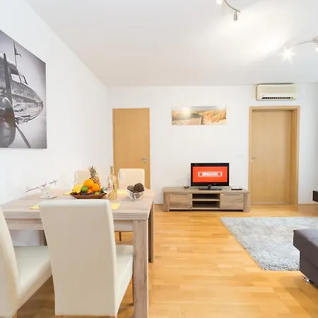 Apartment Hollo *
